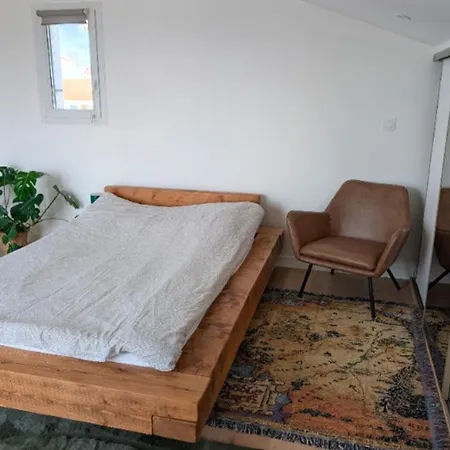 Daire Large Bright Duplex In Les Minimes